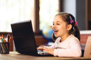 Interacción redes sociales y la comunicación en los niños