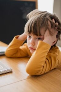 Child psychologist in Miami supporting children's emotional development