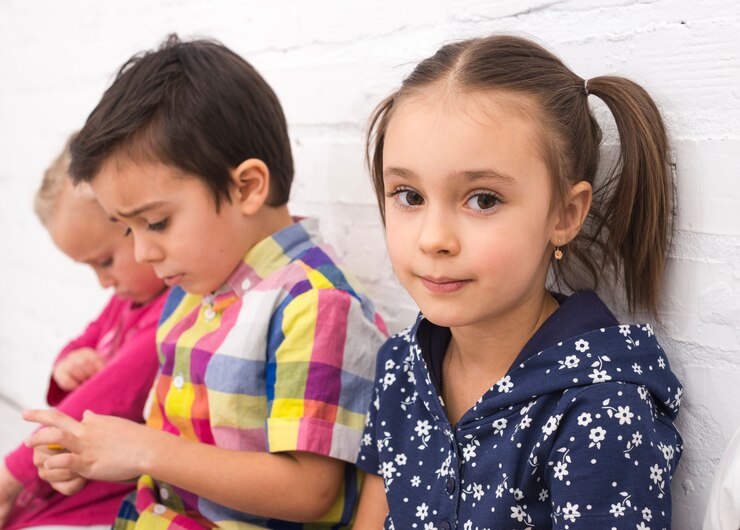 5 Maneras de Ayudar a Niños Retraídos