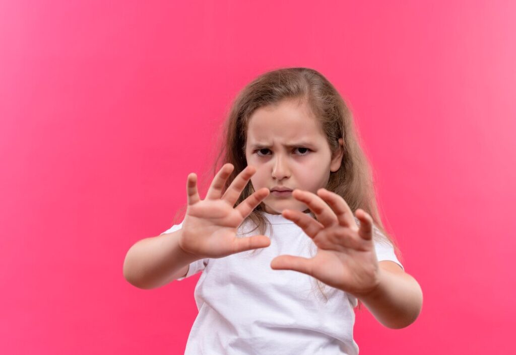 Estableciendo Expectativas y Límites Claros con los Niños