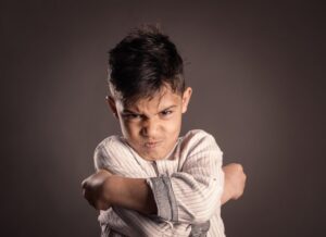 Cómo manejar las peleas entre hermanos: Psicóloga Infantil