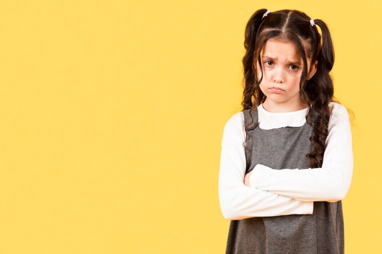 10 Conductas de Niños Introvertidos ¿Cómo aumentar la confianza en los niños?
